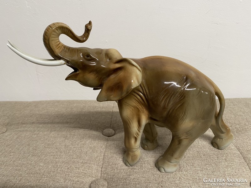 Royal Dux Porcelán Elefánt
