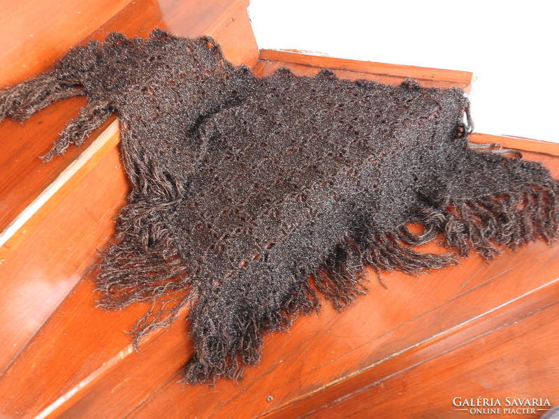 Shiny brown thick scarf with triangular fringed ends