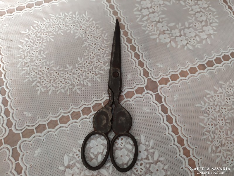 Antique Patinated Franciscan Joseph and Queen Elizabeth Queen Austrian Emperor Scissors - Old Scissors