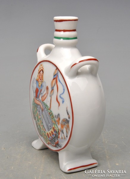 Drasche porcelain bottle, milfs in the spinning, with kitten.