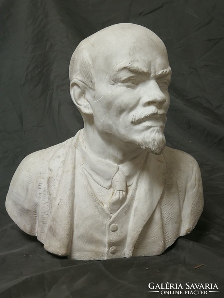 Statue of Lenin Pátzay