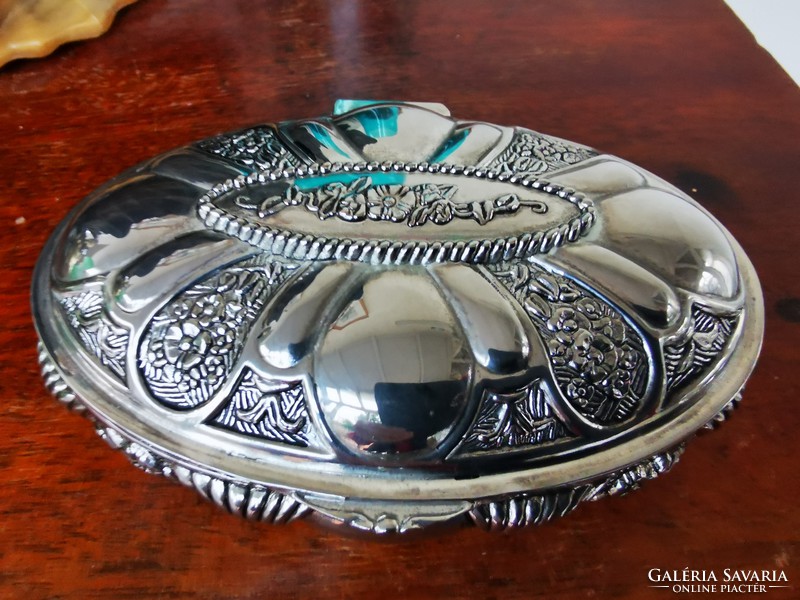 Silver-plated oval jewelry holder