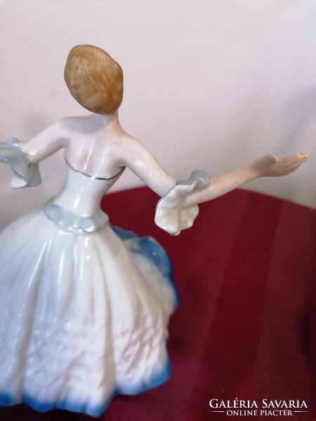 Kecses porcelán Táncos hölgy