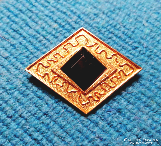 Art deco brooch, diamond-shaped pin (82)