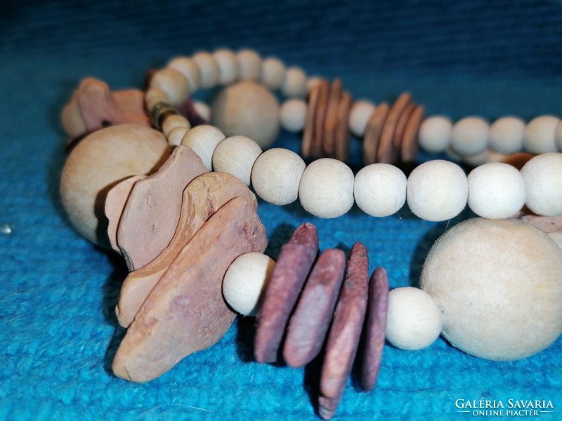 Rustic wooden necklace (68)