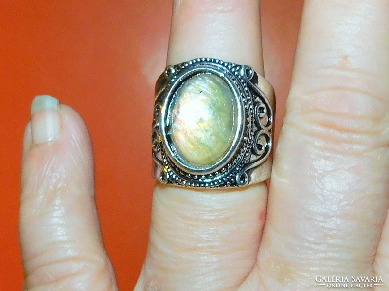 Opal luster stony Tibetan silver ring 8.5
