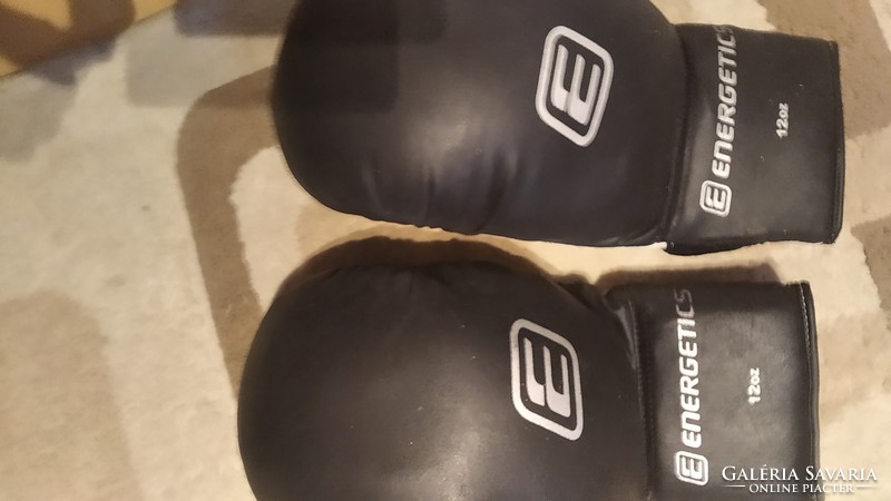Boxing gloves practicing m es energetics12 oz