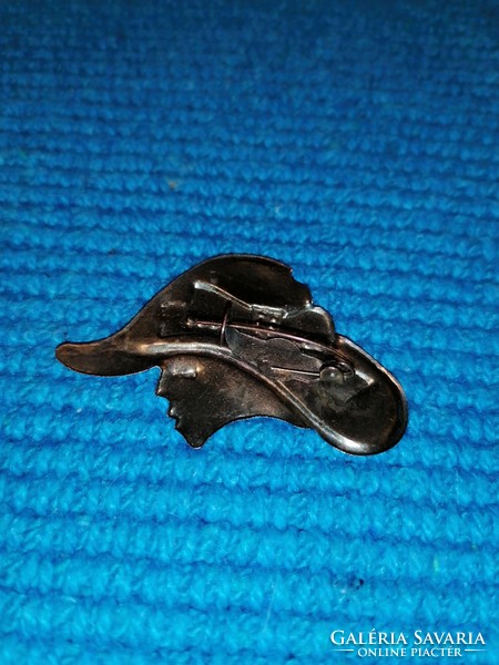 Hat lady brooch, pin (20)