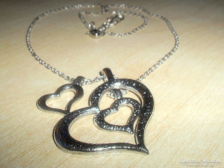 Minimalist 3 hearts for a family of Tibetan silver necklaces