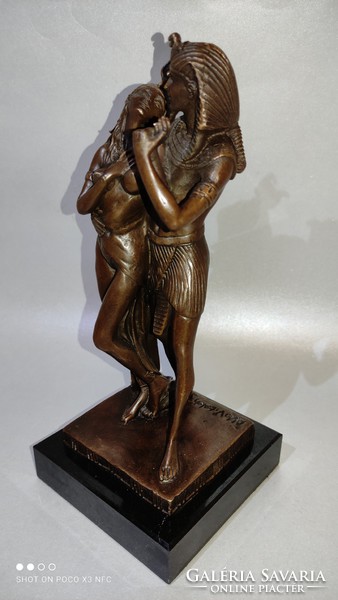 Marked - aldo vitaleh - paired bronze statue on marble base - egyptian monarch in love