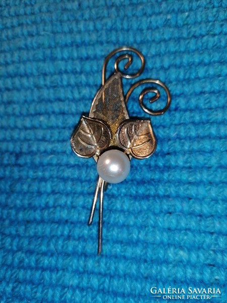 Leaf brooch with pearls (53)