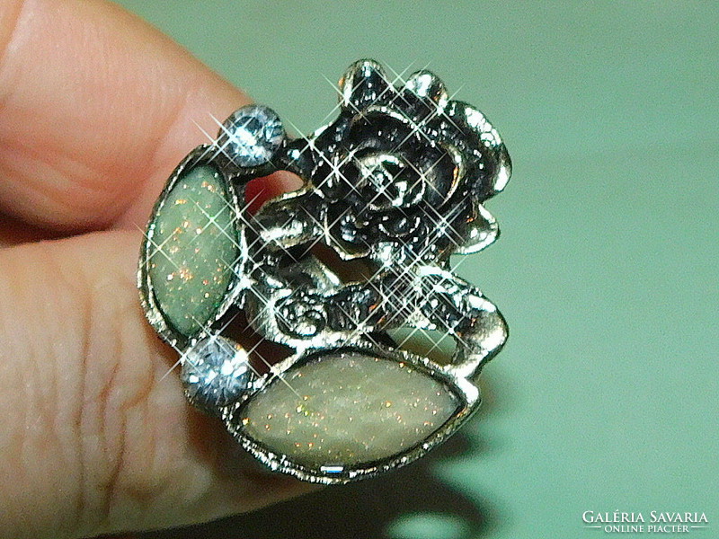 Guess roses like. Opal stone vintage ring - freely adjustable
