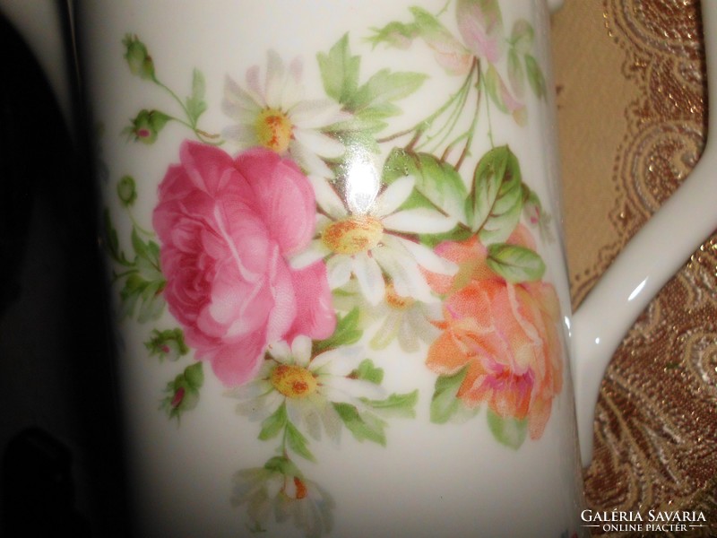 Geschützt porcelain teapot.