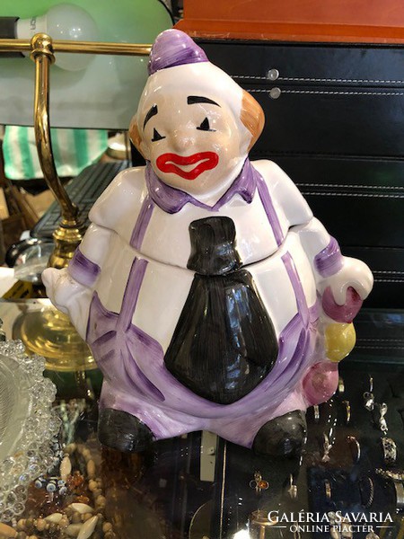 Clown porcelain statue, storage, 22 cm high, flawless.