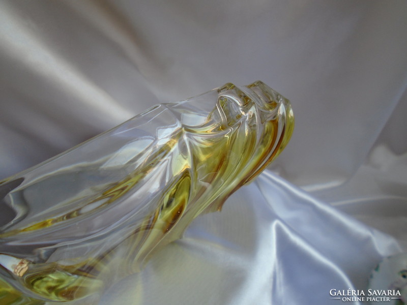Walter Glass üveg osztott kínáló. 28 x 18 cm