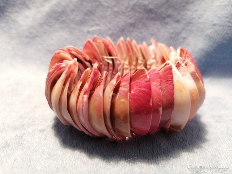 Pink shell bracelet (86)