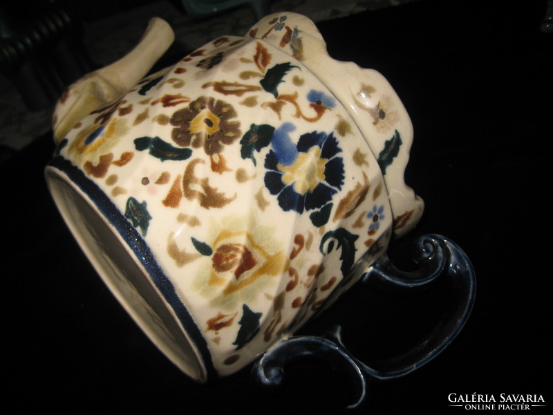 Zsolnay  , családi pecsétes teás kanna  , kiöntője  restaurált    26 x 13  cm