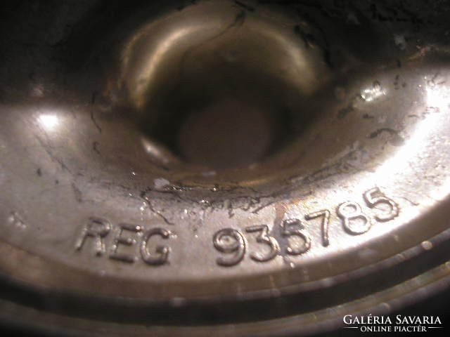 N16 Ünnepi ezüstözött különleges kisméretű gyertyatartók párban Angol regisztráció számmal 13 x11 cm