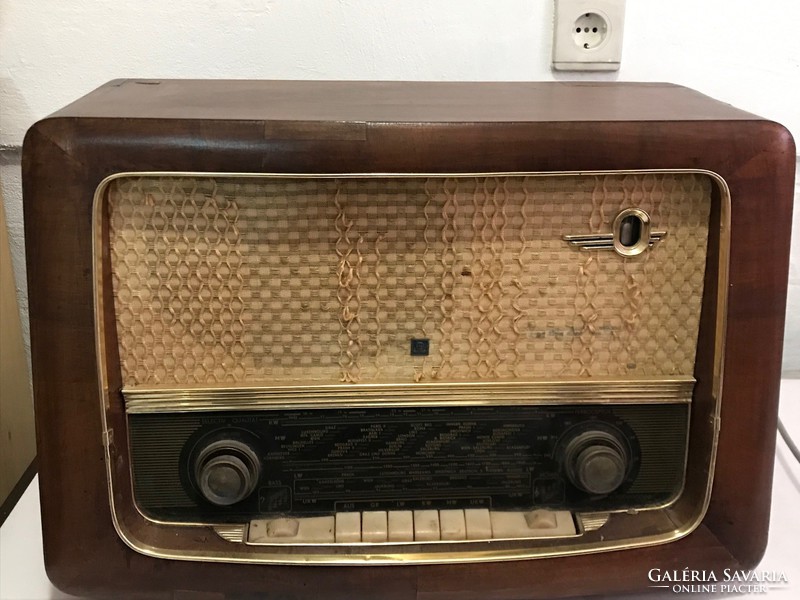 Hornypfon desktop radio. In a spared condition. 54X37 cm 1960s.