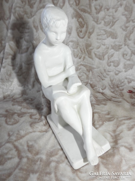 Wallendorf porcelán szobor -  olvasó nő