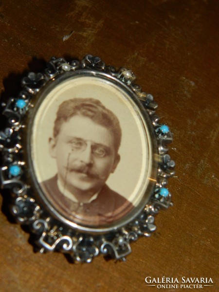 Antique photo brooch silver brooch badge, semi-precious stone inlay