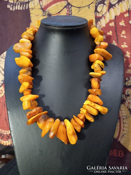 Polish honeysuckle necklace