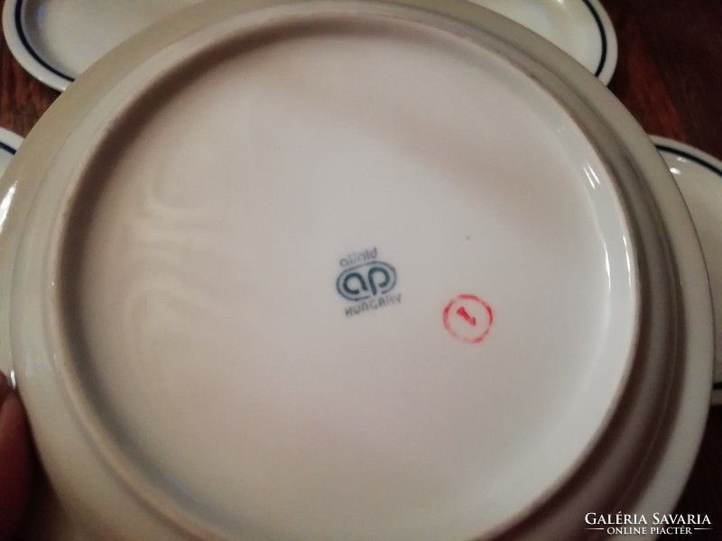 Lowland porcelain plates