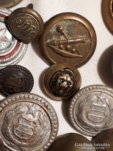 Old buttons (collection), mainly military