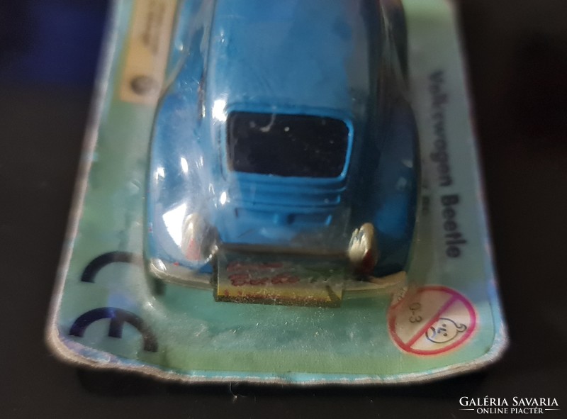 Régi eredeti Volkswagen Beetle kisautó bontatlan dobozban