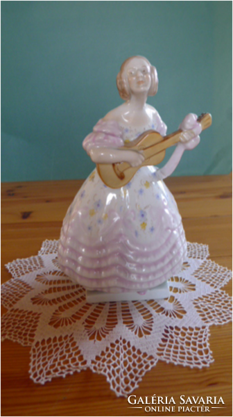 Herendi rózsaszín ruhás Déryné porcelán szobor