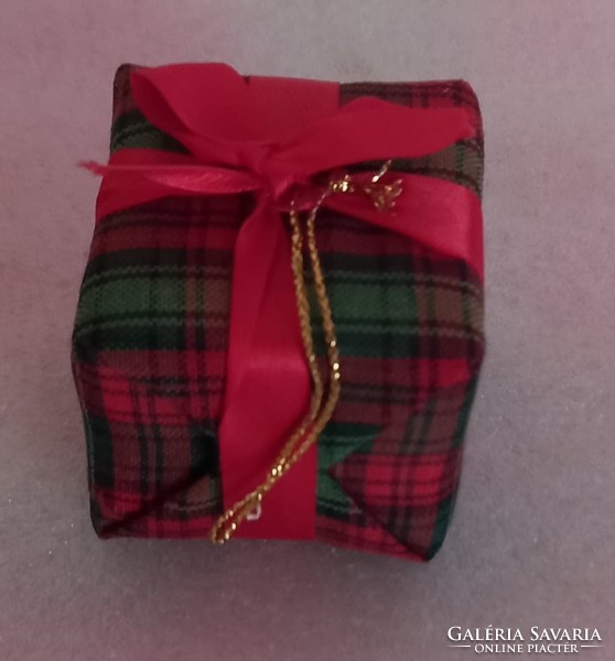 Very beautiful box shaped Christmas tree ornament