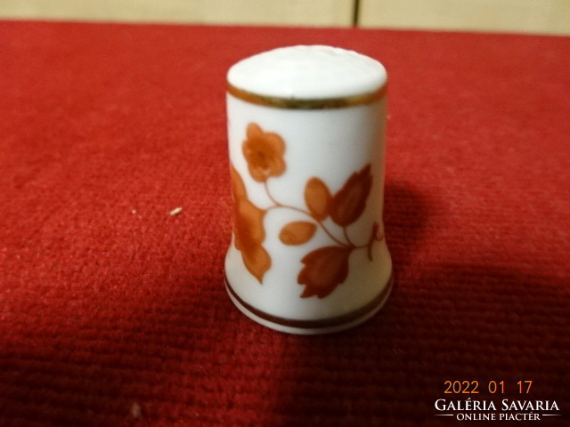 Hollóház porcelain thimble with brown leaf pattern. He has! Jókai.