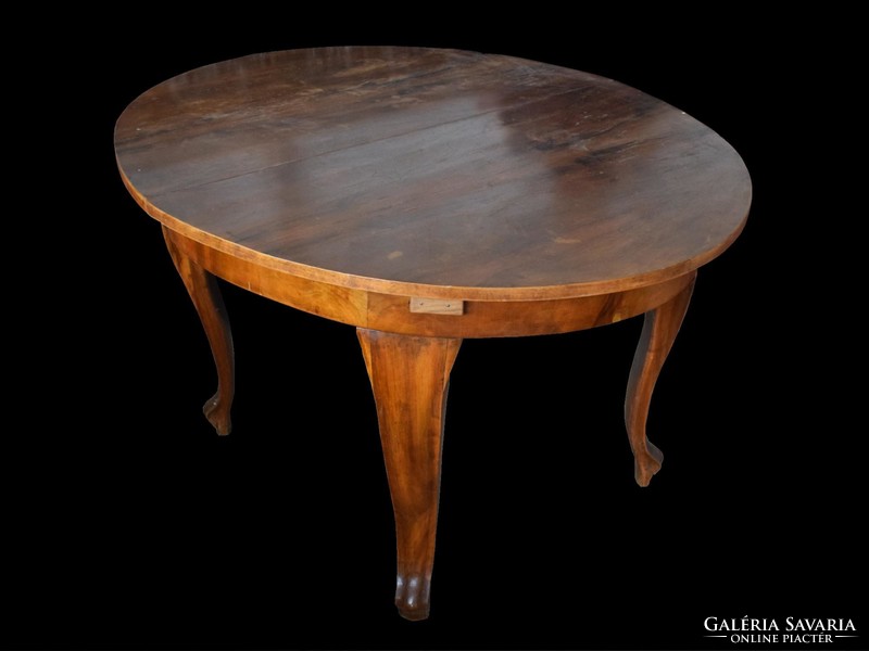 Openable oval dining table - without guest board