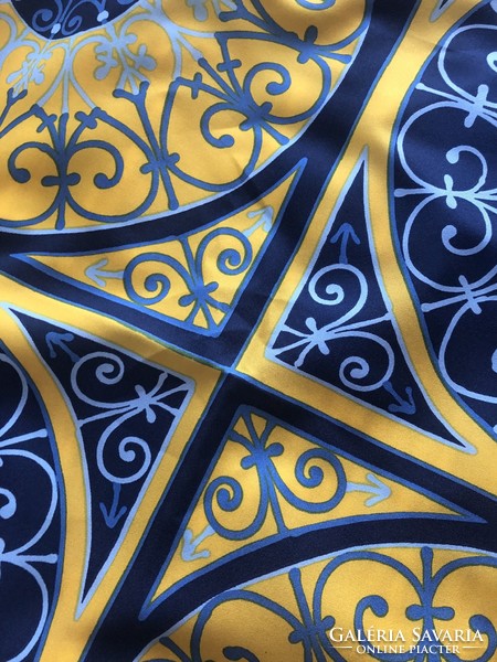 Sárga-kék vintage geometrikus mintájú elegáns kendő