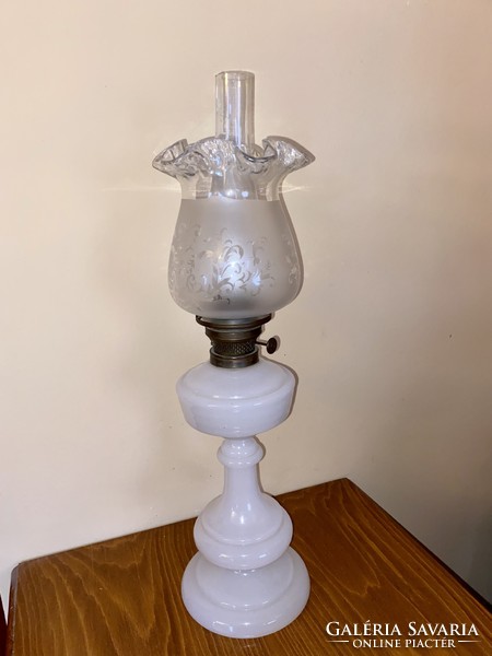 Kerosene lamp with milk glass body