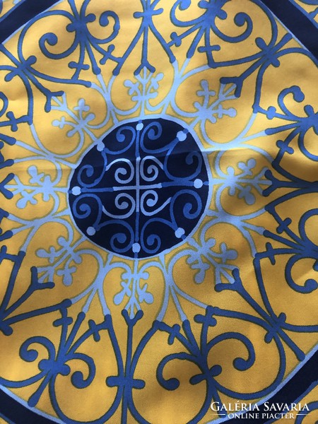 Sárga-kék vintage geometrikus mintájú elegáns kendő