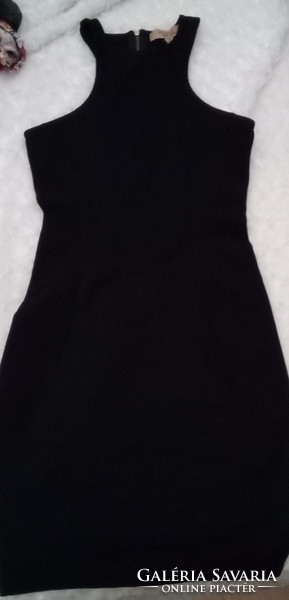 Bershka testre simuló fekete ruha s
