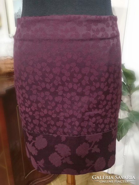 H & m 38 cotton satin pencil skirt, eggplant, floral, border