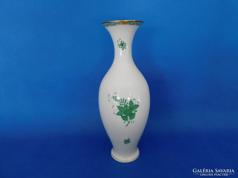 Vase of Herend apponyi amphora