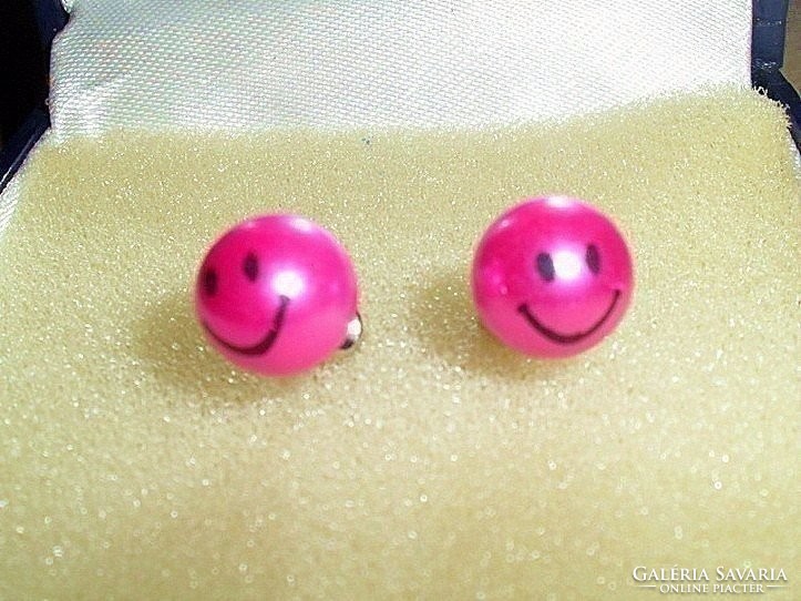 Pink shell pearl pearl smiley earrings