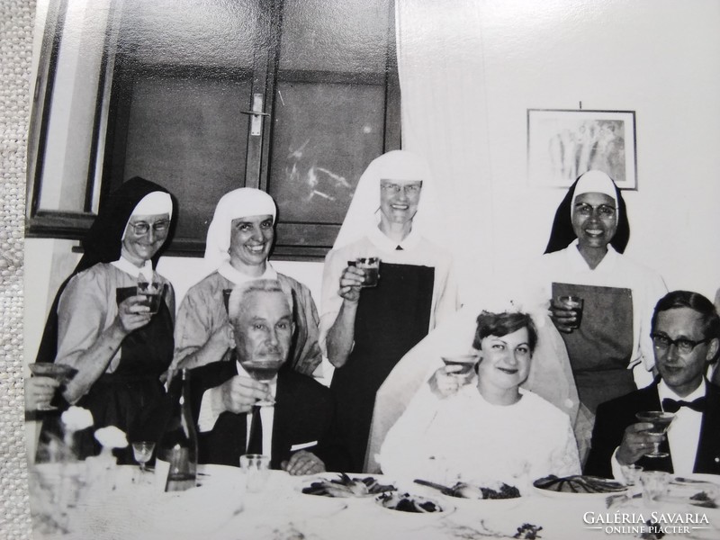 Older photo / life picture, wedding, bride, groom, nuns / sisters