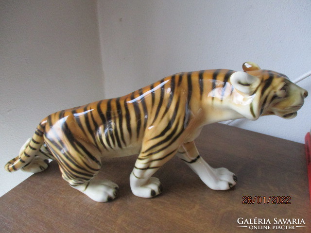 Royal Doux tigris 40 cm hosszú restaurált alján jelzés