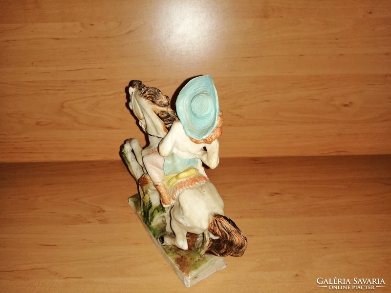 Régi só szobor Cowboy nő lovon figura 21 cm magas