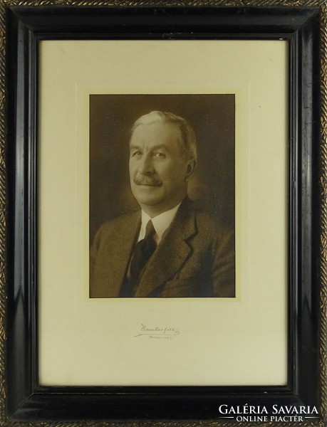 1H241 old vasutics framed man portrait photography