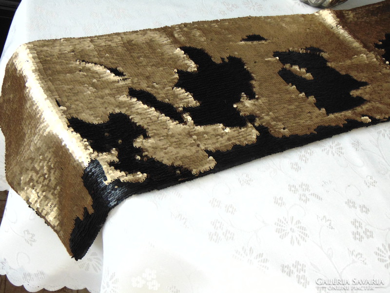 Gold / black sequined tablecloths