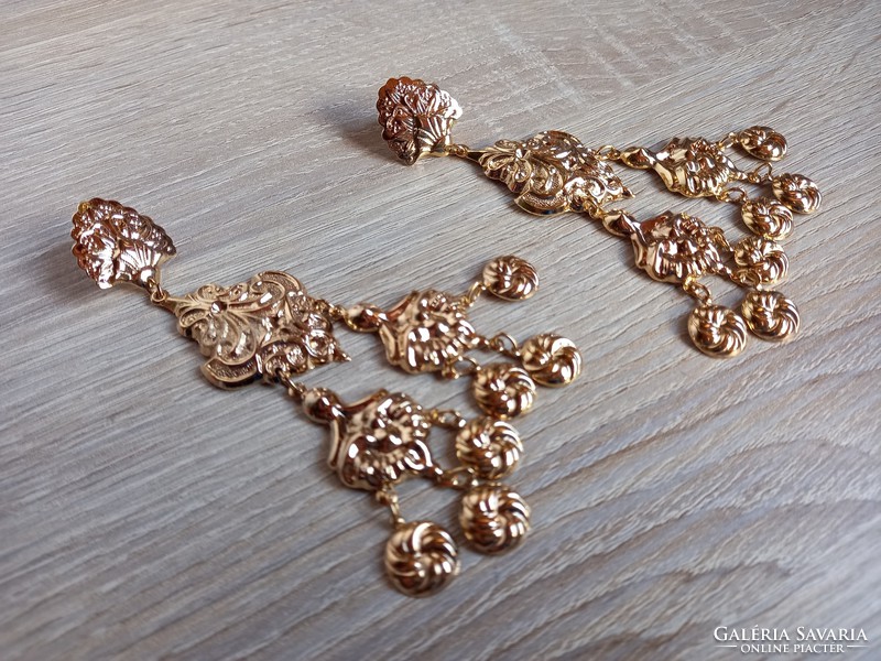 Gold-plated long logo earrings