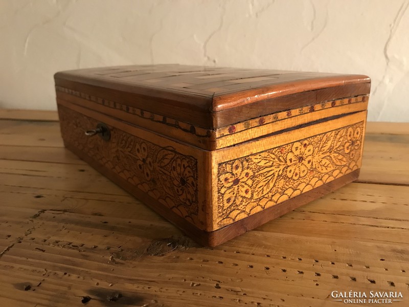 Old inlaid wooden box with flower pattern wooden box 1938