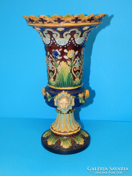 Gyönyörűséges kerámia  váza Wilhelm Schiller műhelyéből 1880 körül