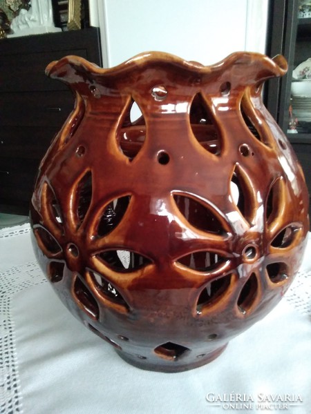 Large retro openwork ceramic vase with wavy edge, inner flower holder insert!