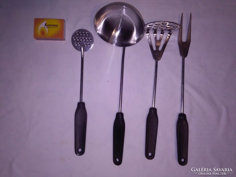 Kitchen serving set - four pieces - ladle, fork, strainer, ...